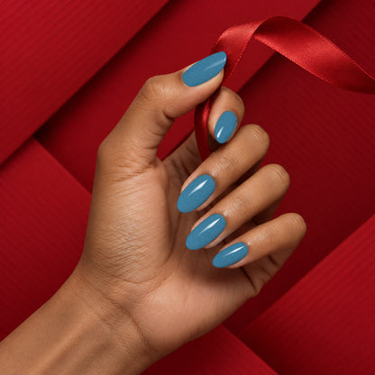 MEROO Blue Horizon | C19 | lifestyle 1 manicure detail