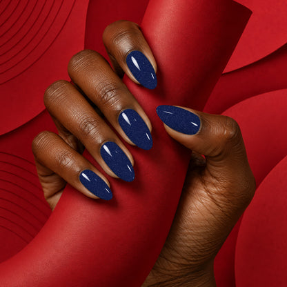 MEROO Husky Eyes | D01 | lifestyle 1 manicure detail