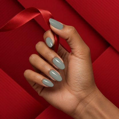 MEROO Honey Dew | D08 | lifestyle 1 manicure detail