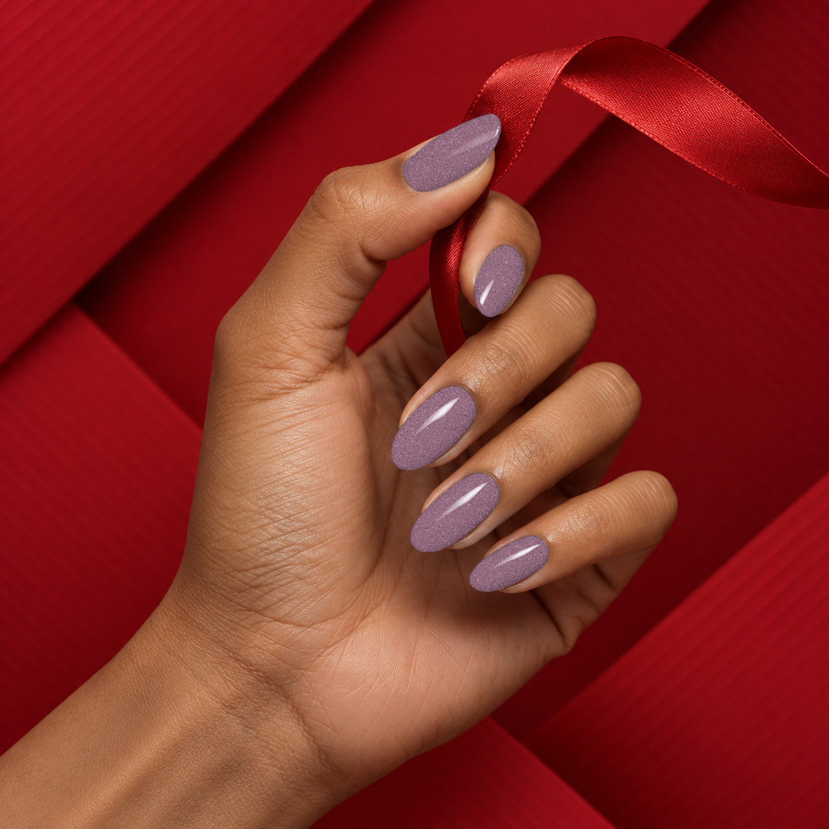 MEROO Midnight Glow | G11 | lifestyle 1 manicure detail