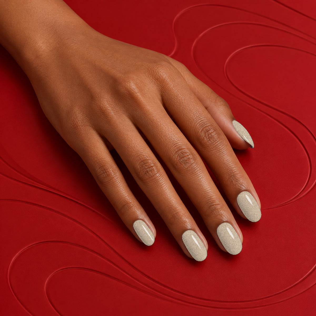 MEROO Hour Glass | G12 | lifestyle 1 manicure detail