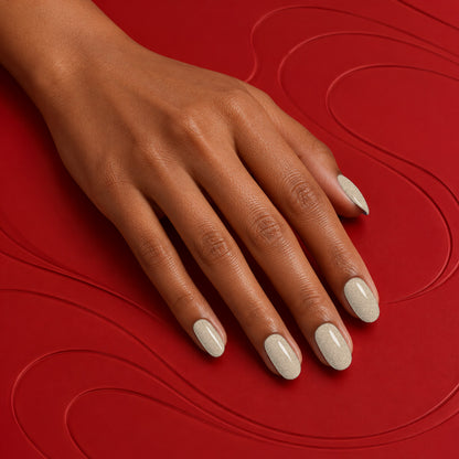 MEROO Hour Glass | G12 | lifestyle 1 manicure detail