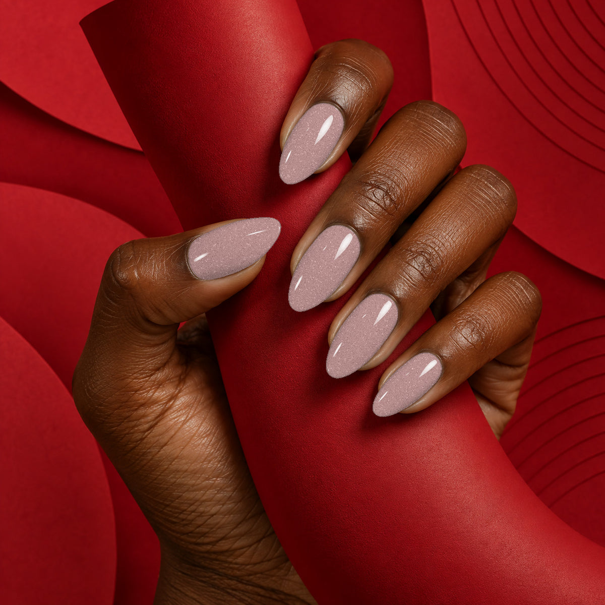 MEROO Cosmic Latte | G14 | lifestyle 1 manicure detail