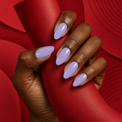 MEROO Violet Spark | G15 | lifestyle 1 manicure detail