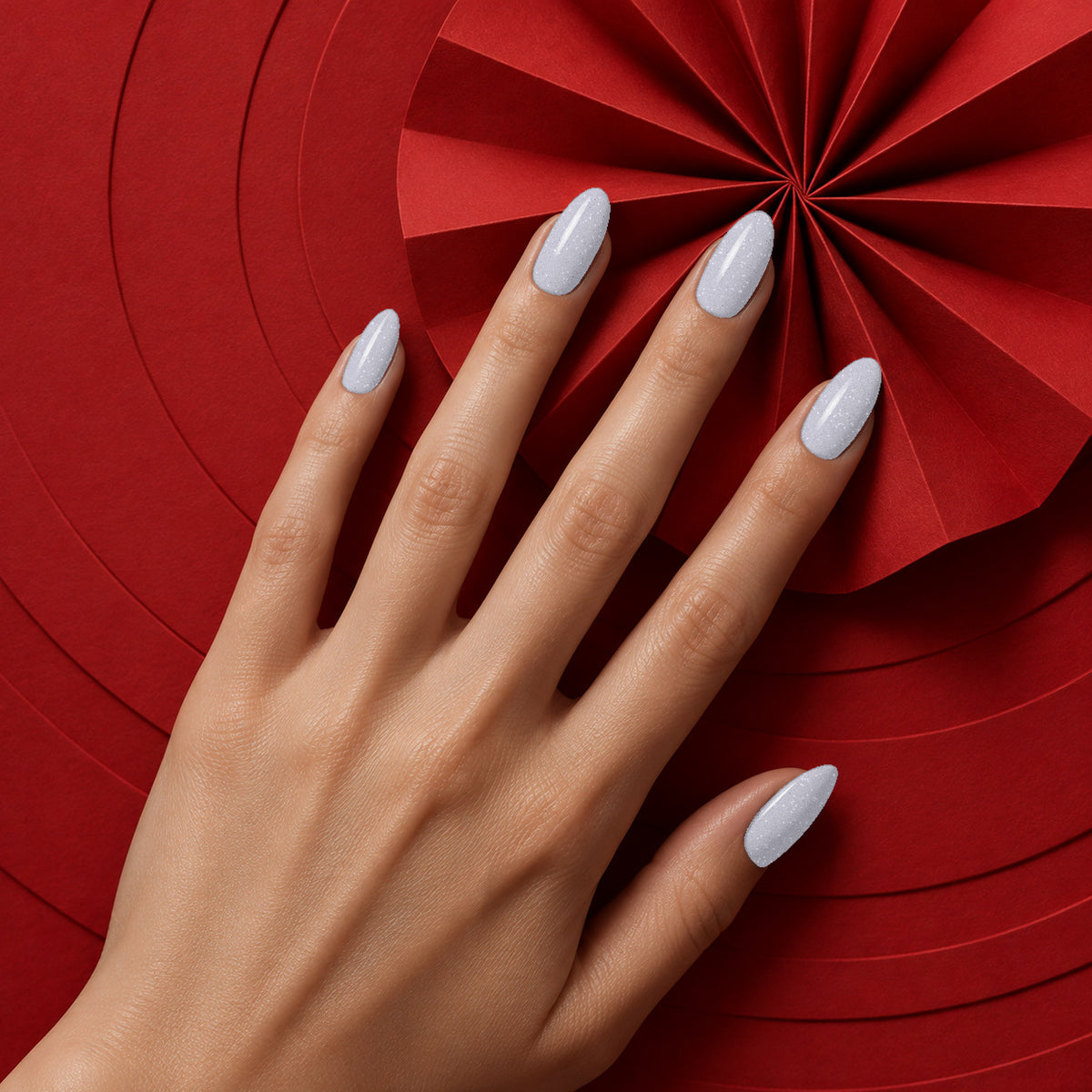 MEROO Ice Gleam | G26 | lifestyle 1 manicure detail