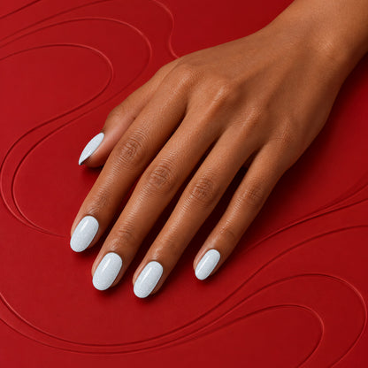 MEROO Satin Slip | G29 | lifestyle 1 manicure detail