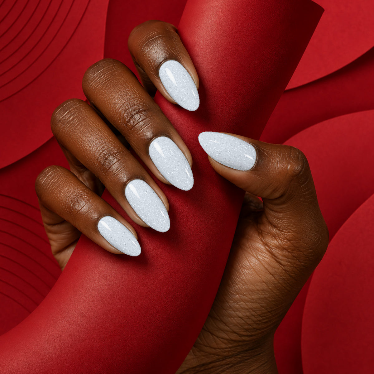 MEROO Sapphire Aura | G33 | lifestyle 1 manicure detail