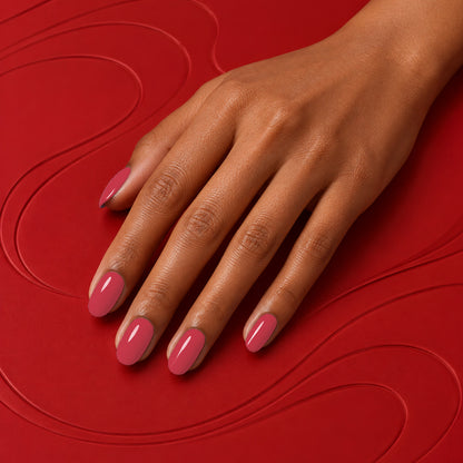 MEROO Red Jelly | J01 | lifestyle 1 manicure detail
