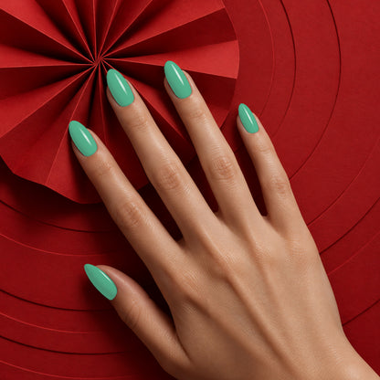MEROO Green Jelly | J05 | lifestyle 1 manicure detail