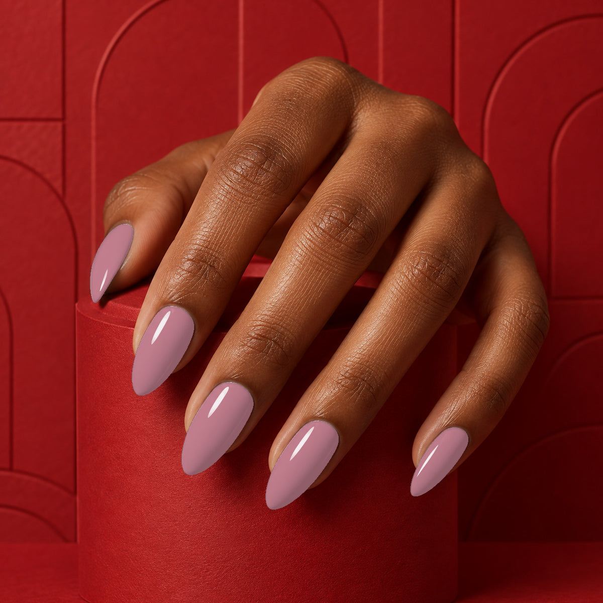 MEROO Rose Quartz | S015 | lifestyle 1 manicure detail