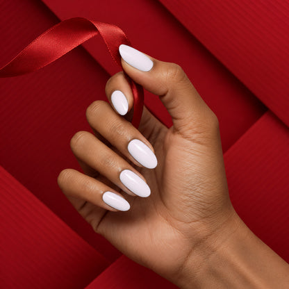 MEROO Ice Berg | S017 | lifestyle 1 manicure detail