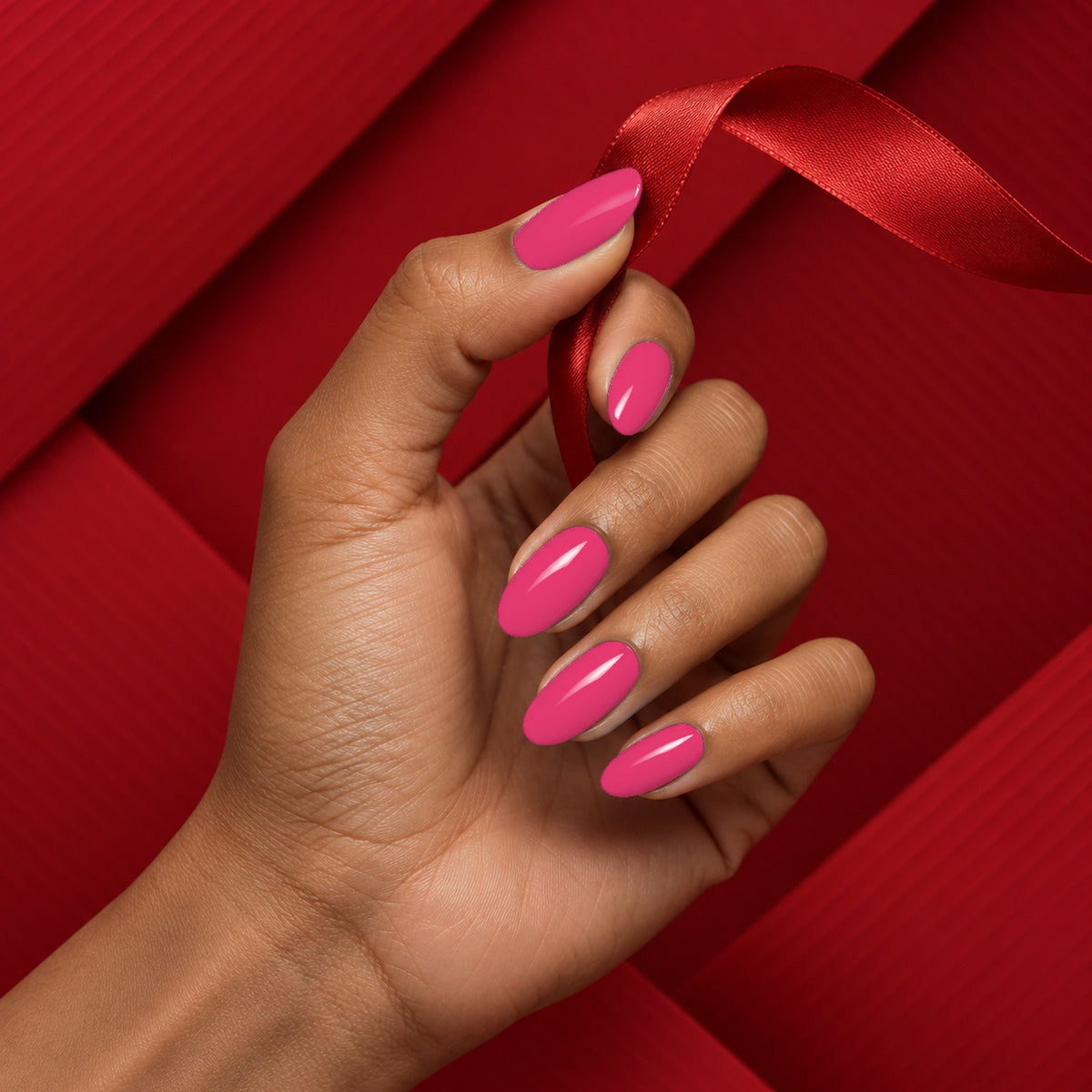 MEROO Pink Flamigo | S030 | lifestyle 1 manicure detail