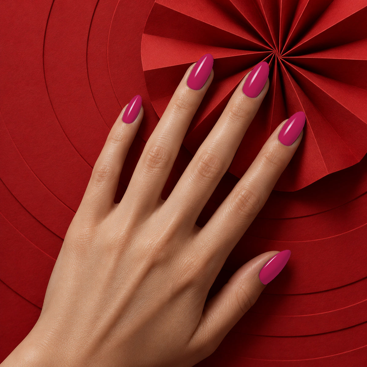 MEROO Lip Sync | S032 | lifestyle 1 manicure detail