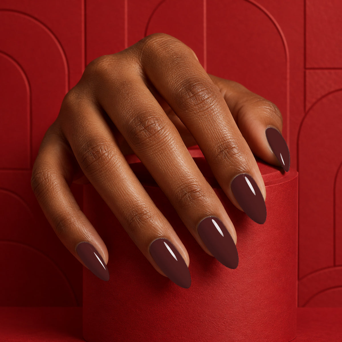 MEROO Ready To Rule | S045 | lifestyle 1 manicure detail
