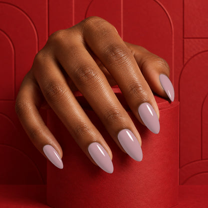 MEROO Neutral Earth | S047 | lifestyle 1 manicure detail