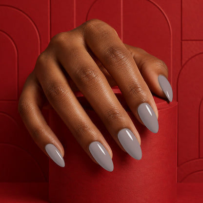 MEROO Quicksand | S049 | lifestyle 1 manicure detail