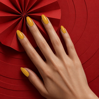 MEROO Mustard-Hello | S060 | lifestyle 1 manicure detail