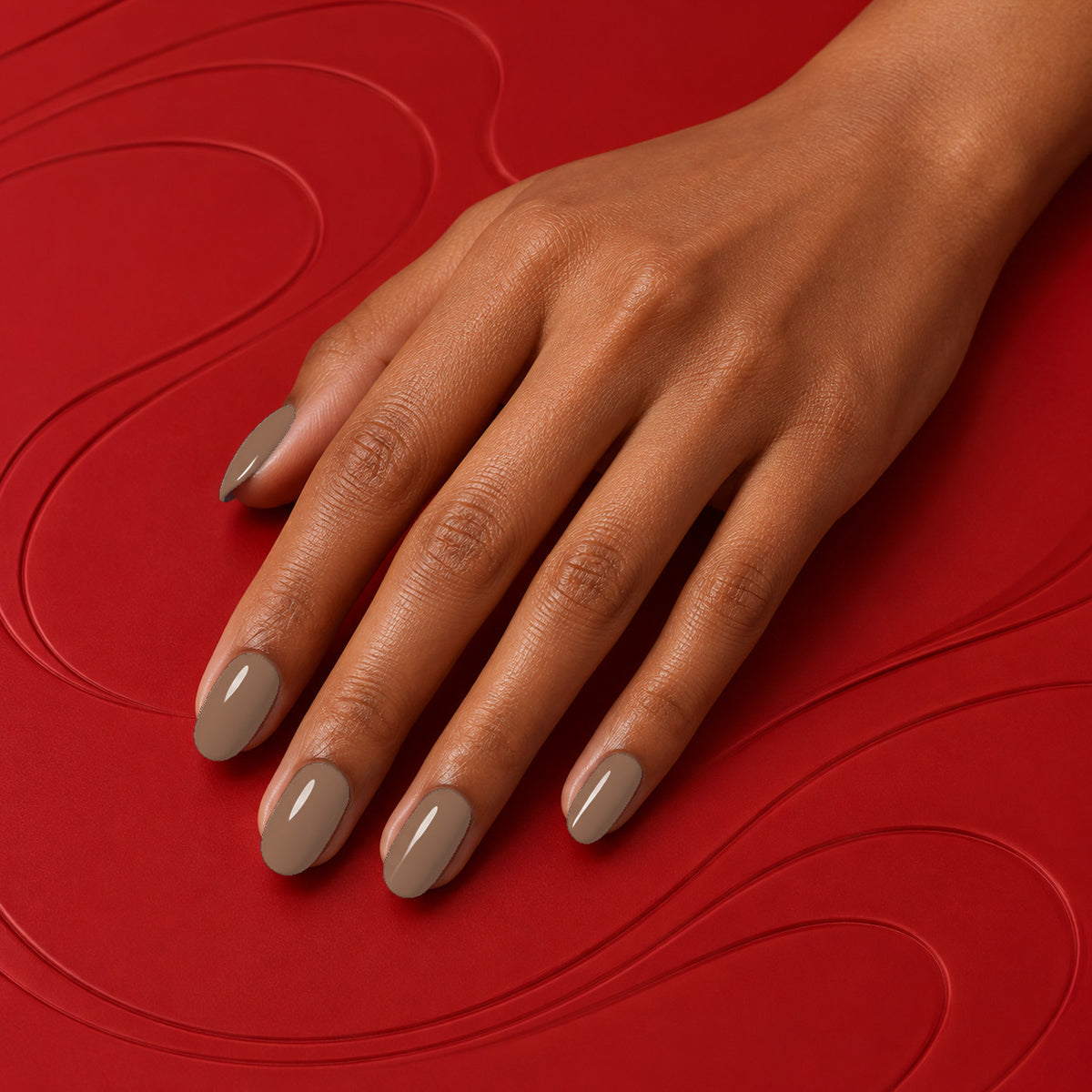 MEROO Cold Coffee | S093 | lifestyle 1 manicure detail
